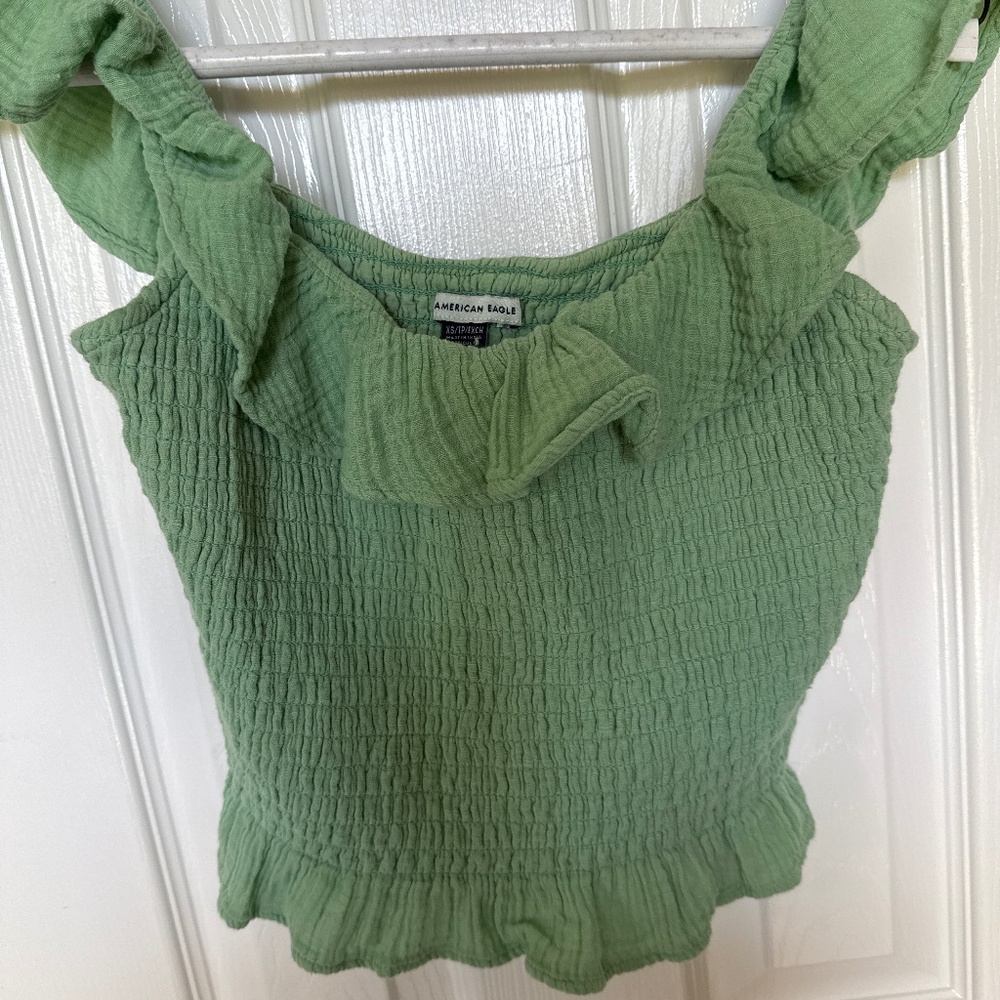 American Eagle crop top